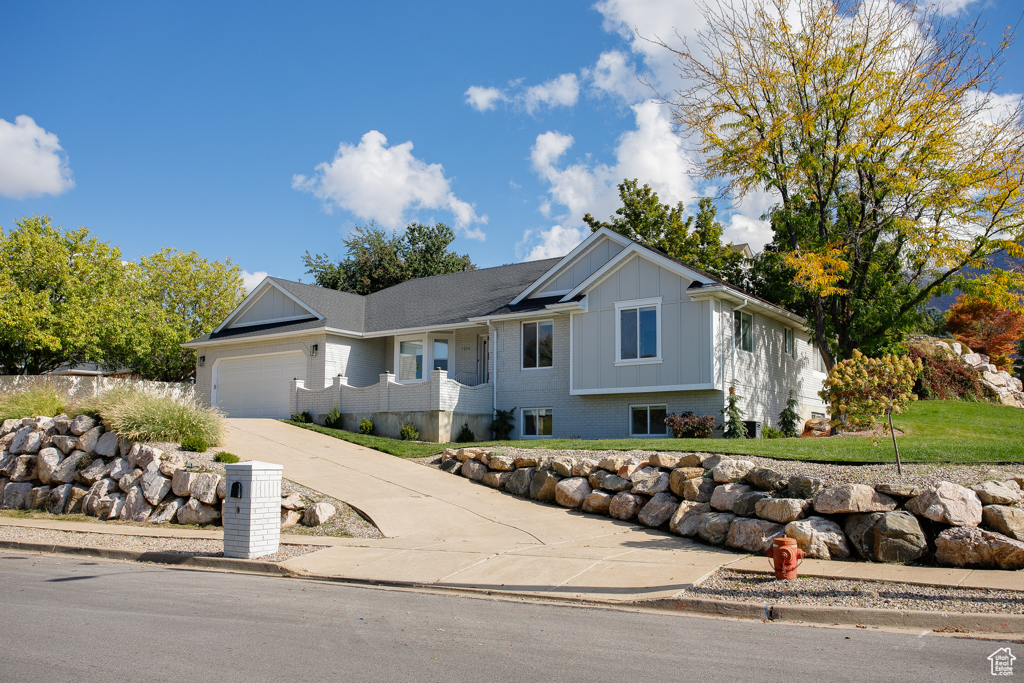 THORN-FIELD - Residential