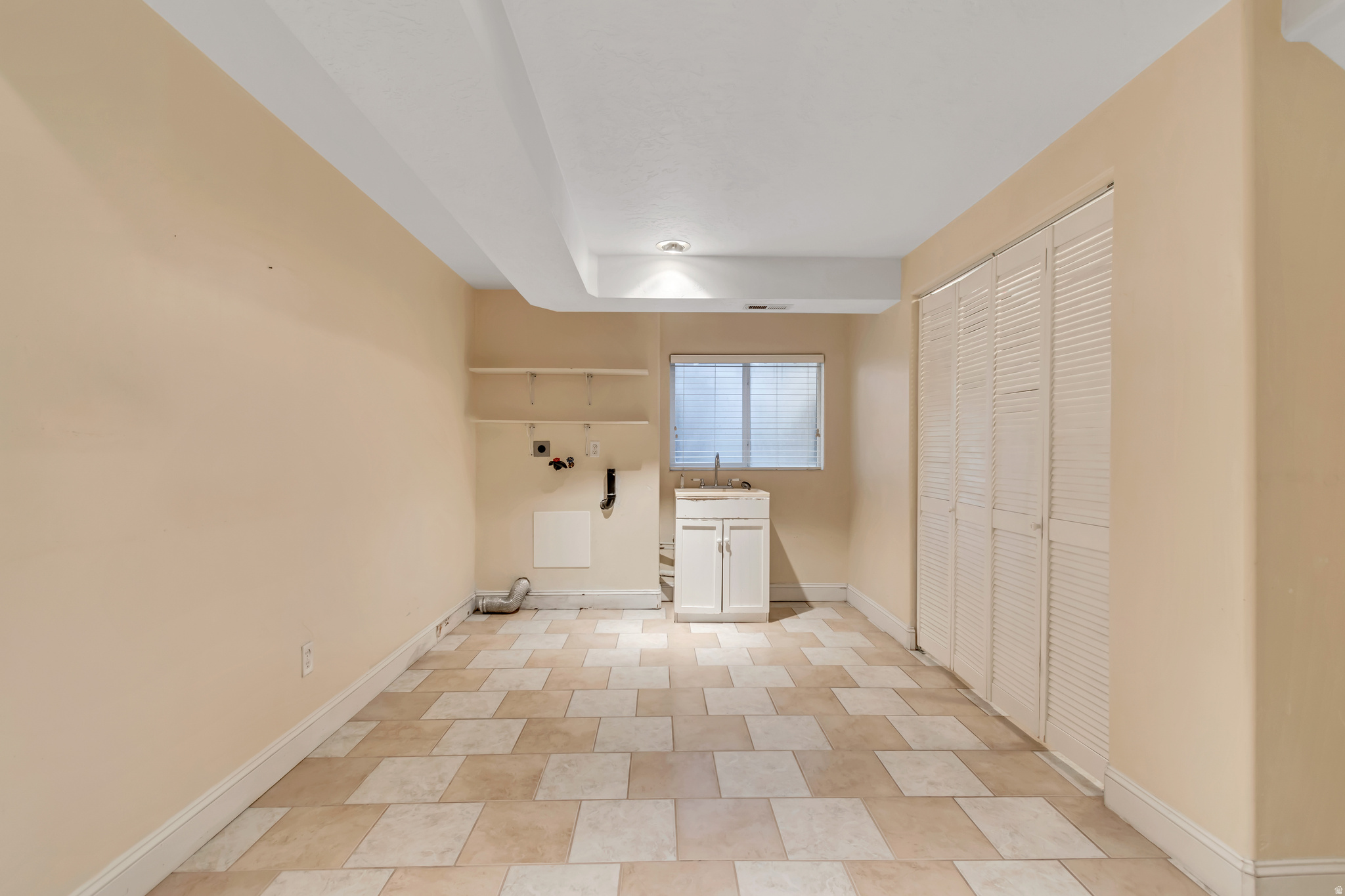 HUNTER VILLAGE PH. 1 - Residential