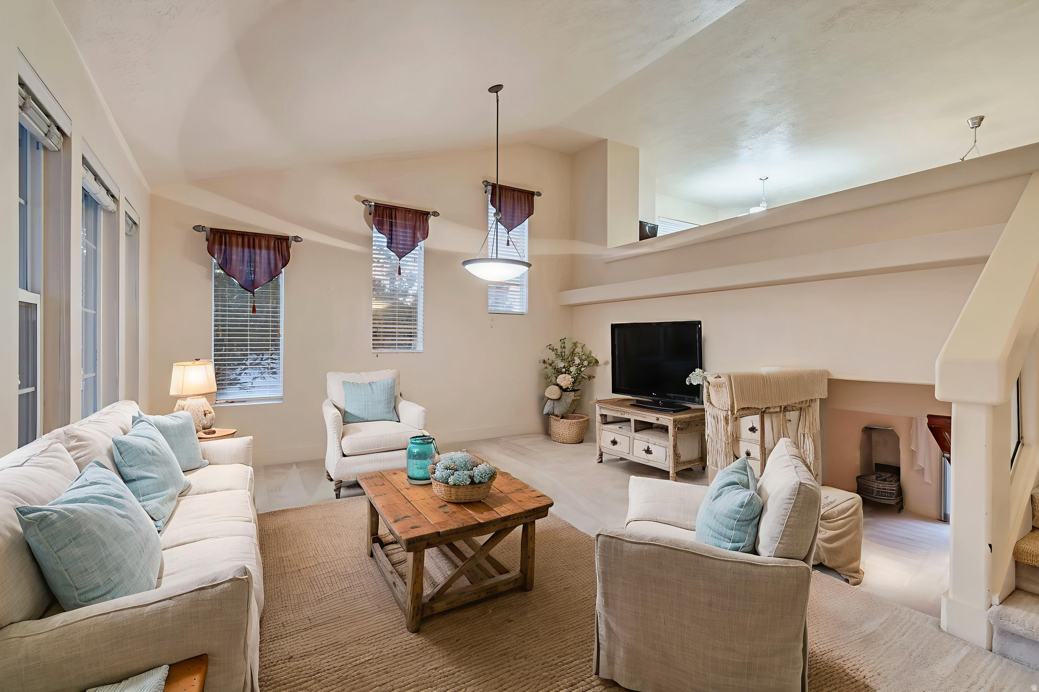 HUNTER VILLAGE PH. 1 - Residential