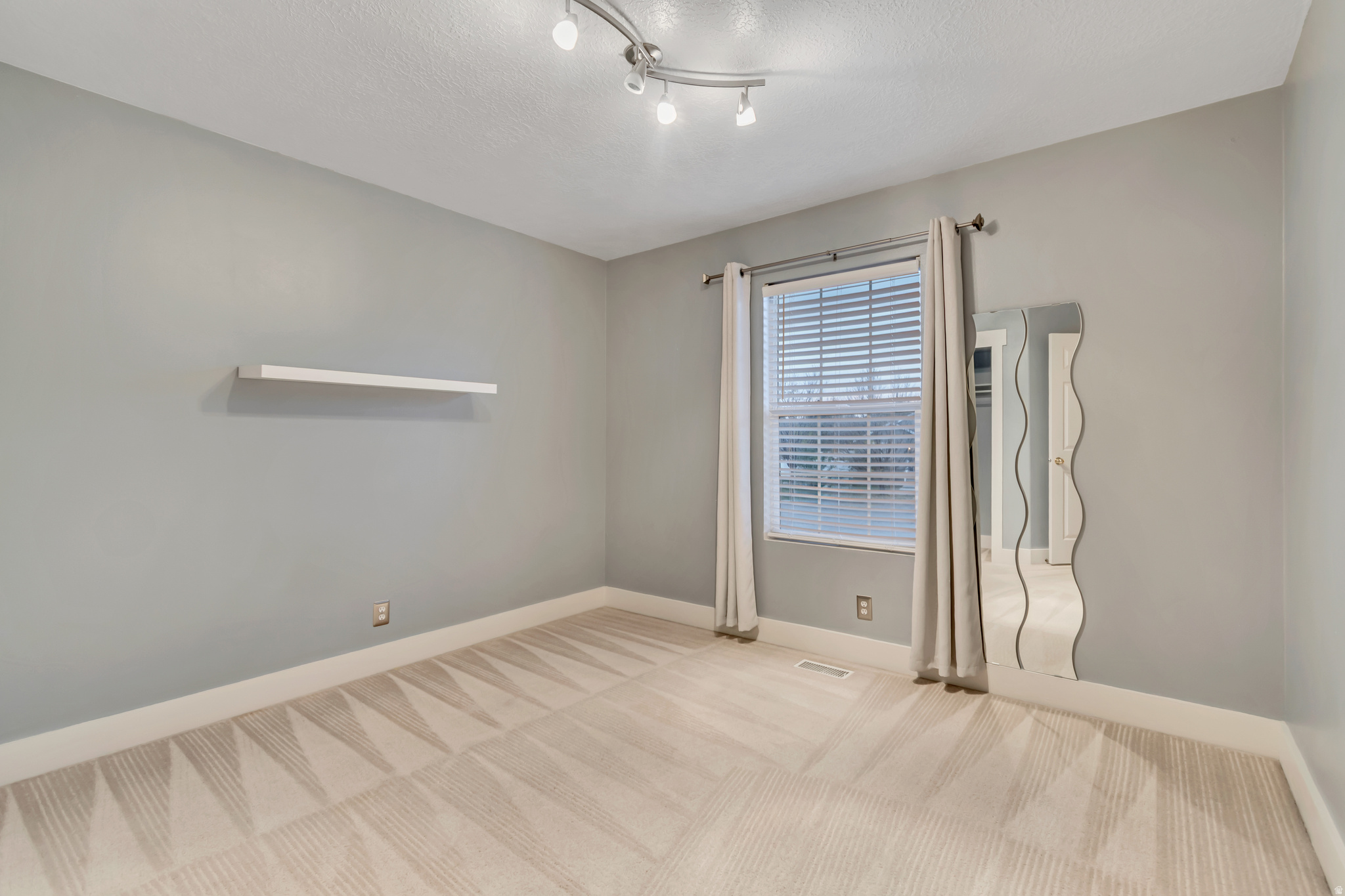 HUNTER VILLAGE PH. 1 - Residential