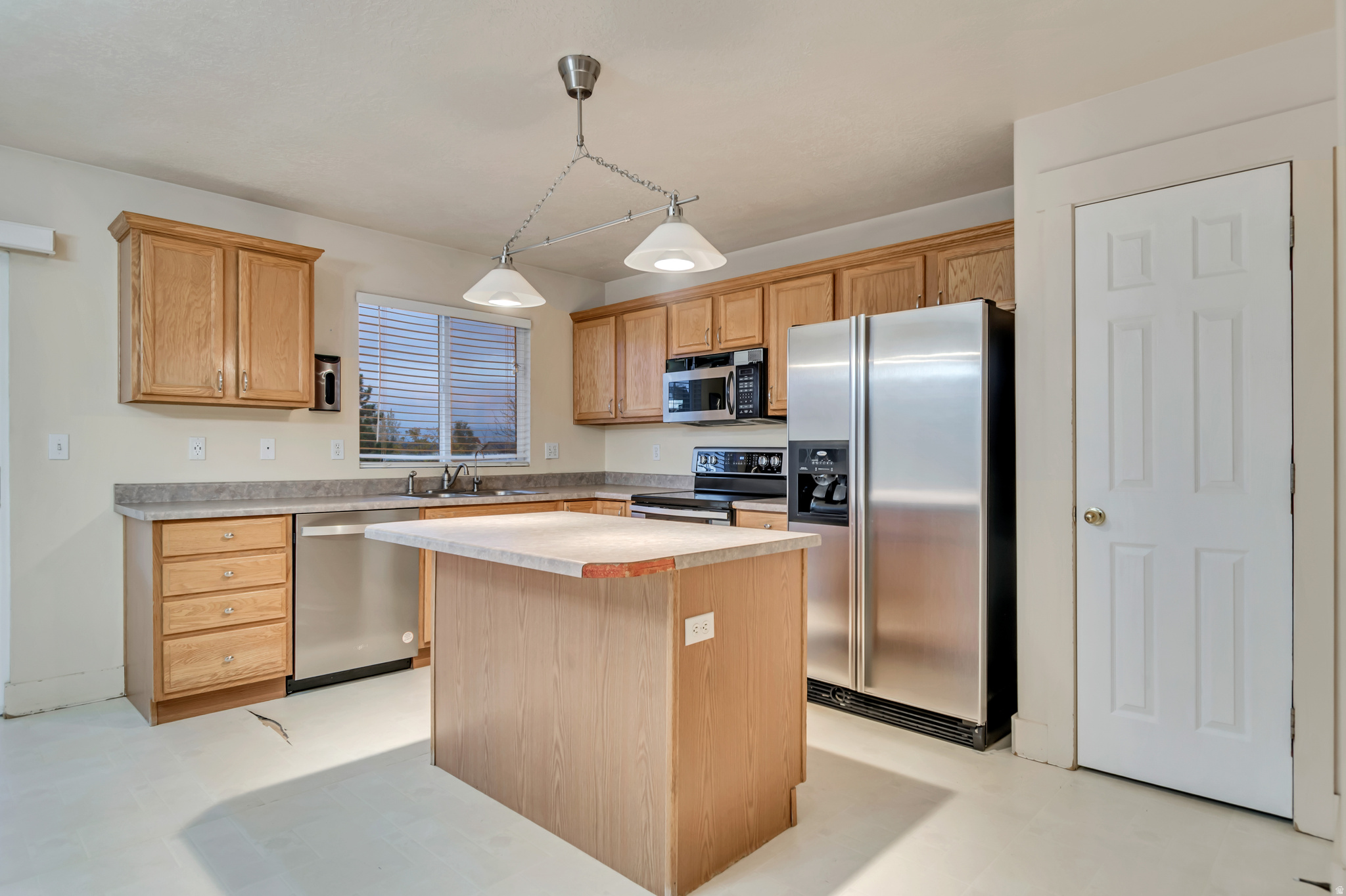 HUNTER VILLAGE PH. 1 - Residential