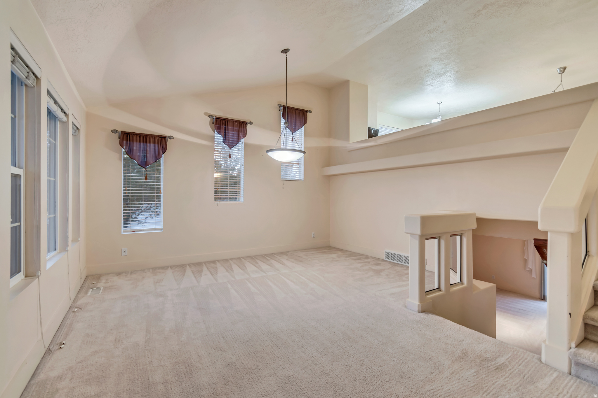 HUNTER VILLAGE PH. 1 - Residential