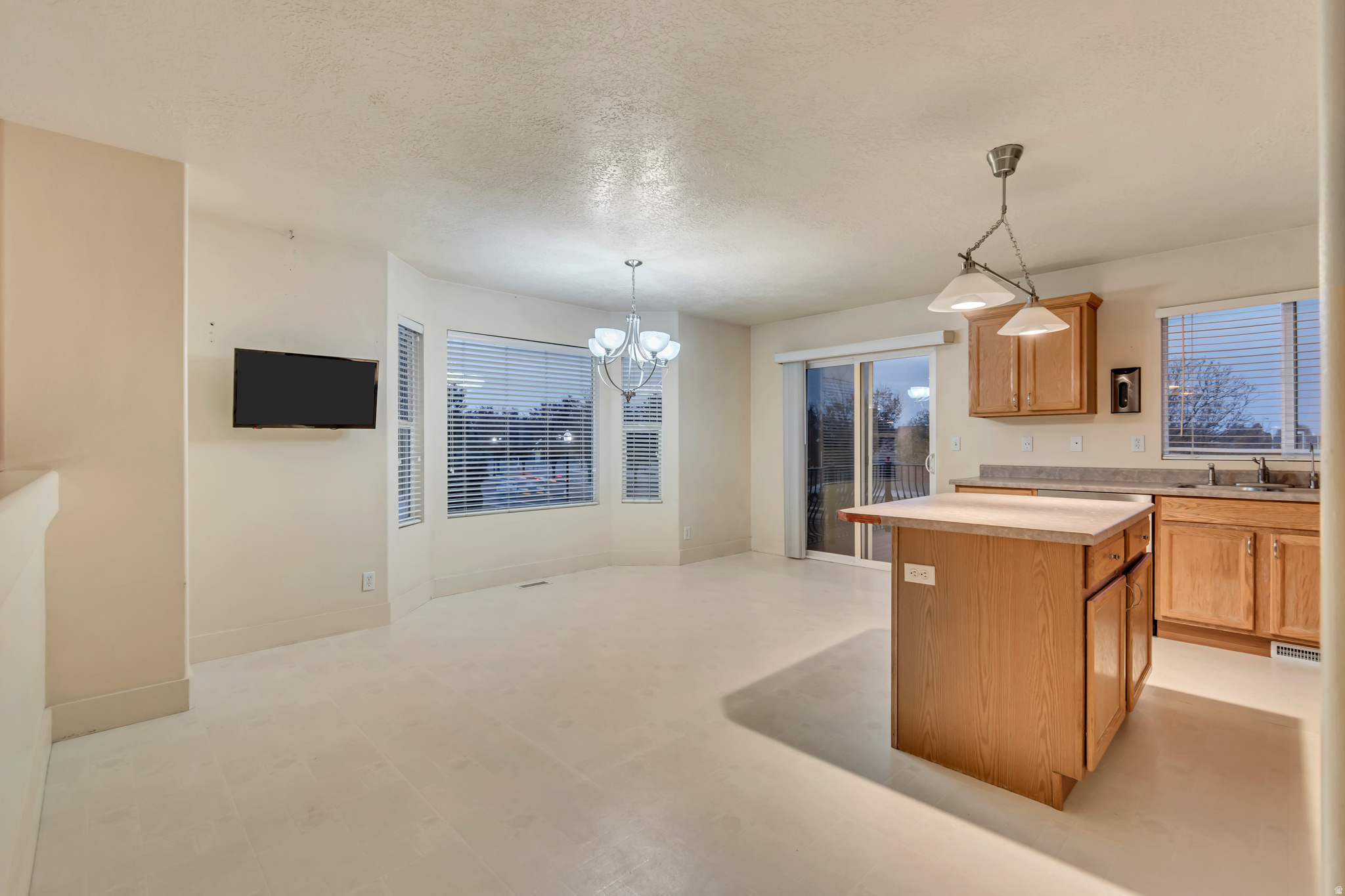 HUNTER VILLAGE PH. 1 - Residential