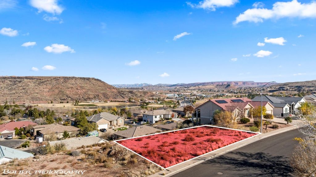 Photo of 816 OBSIDIAN DR #16, Saint George, UT 84770 (MLS # 2141793)