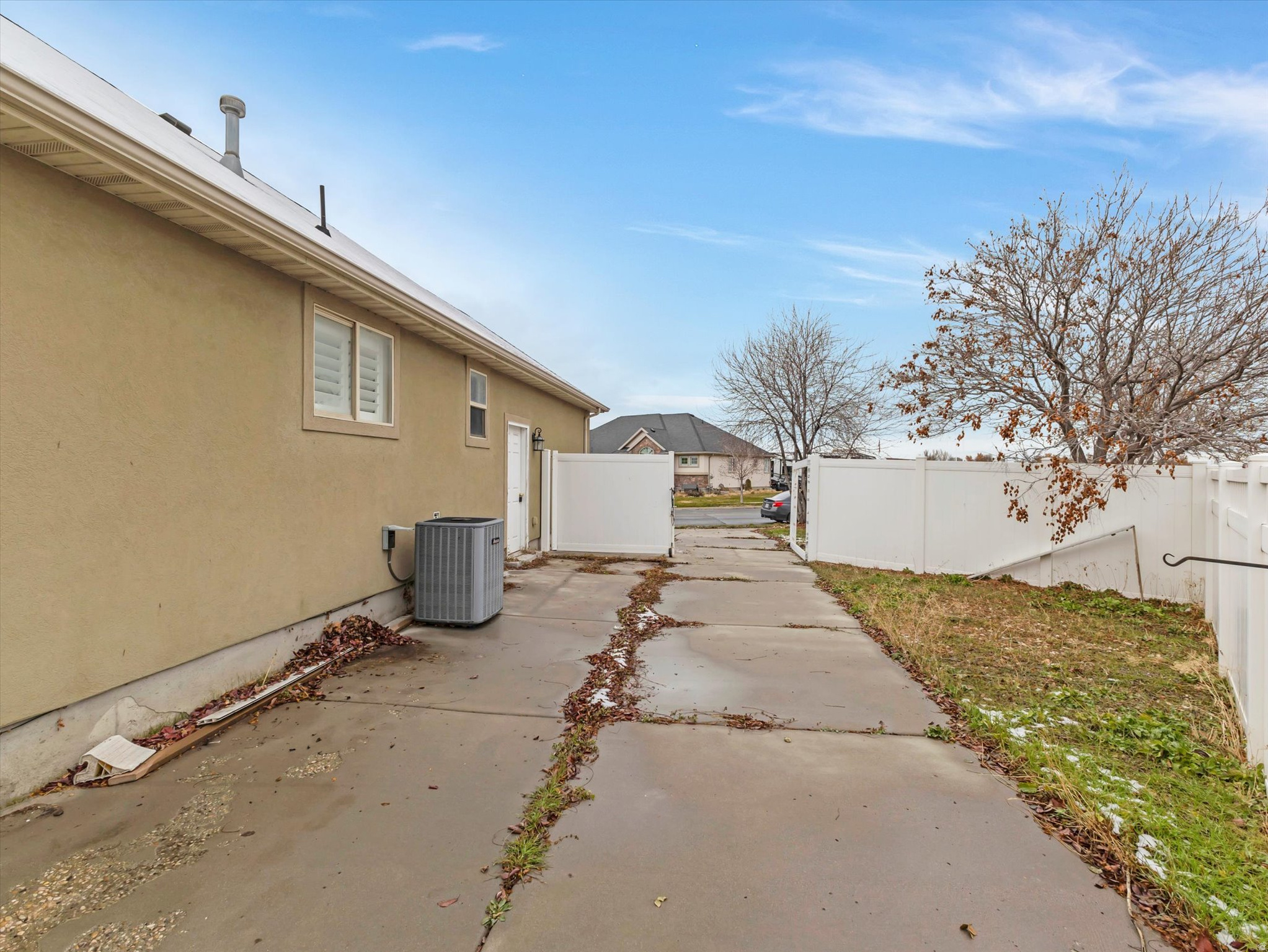 COUNTRY CROSSING - Residential