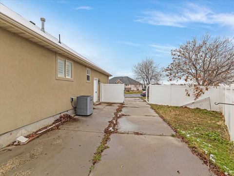 Tiny photo for 464 E WINCHESTER DR N, Stansbury Park, UT 84074 (MLS # 2126081)