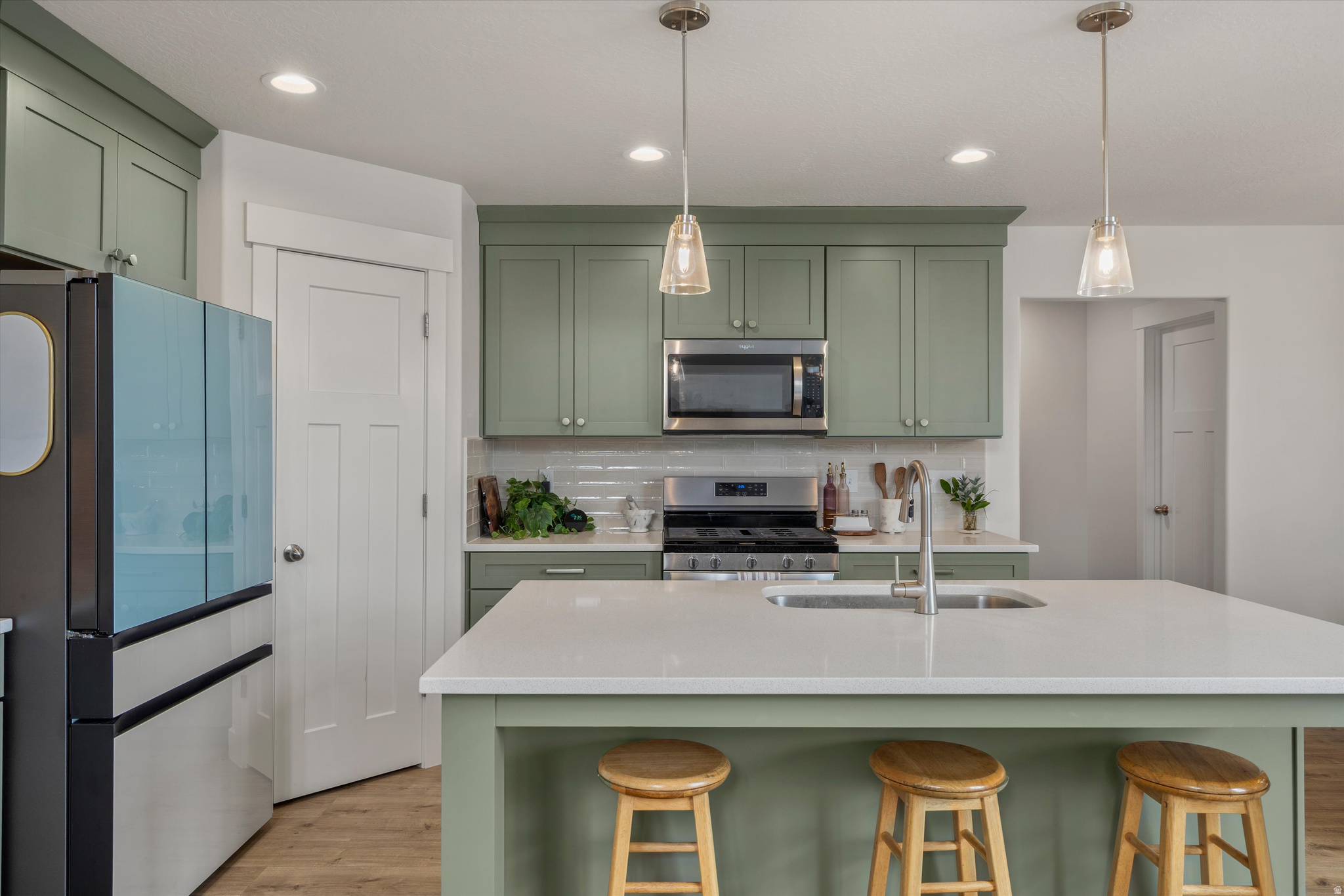 KING'S CANYON - Residential