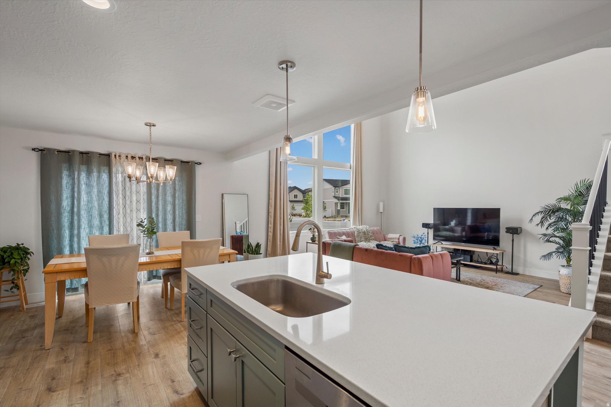 KING'S CANYON - Residential
