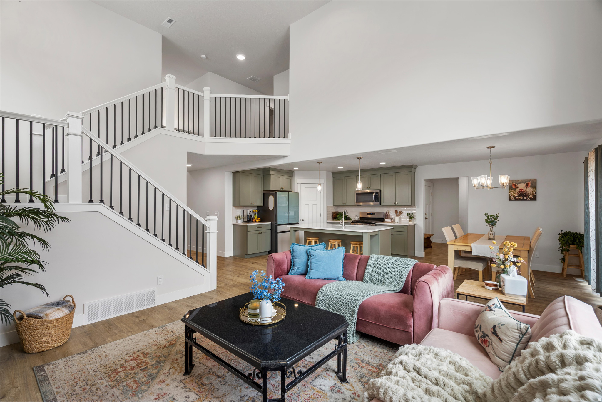 KING'S CANYON - Residential