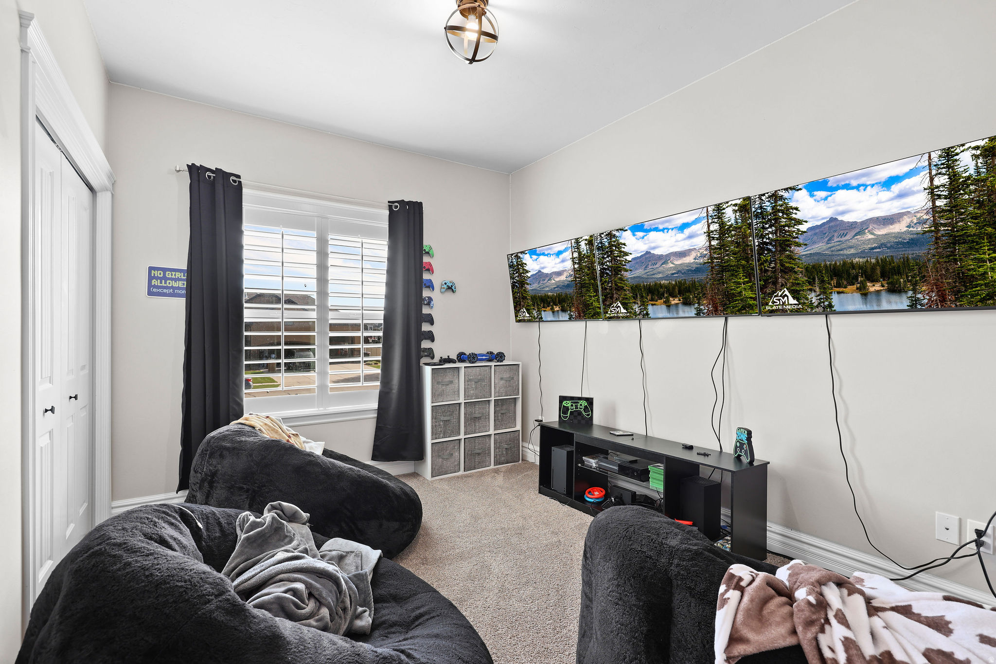 FOX MEADOWS - Residential