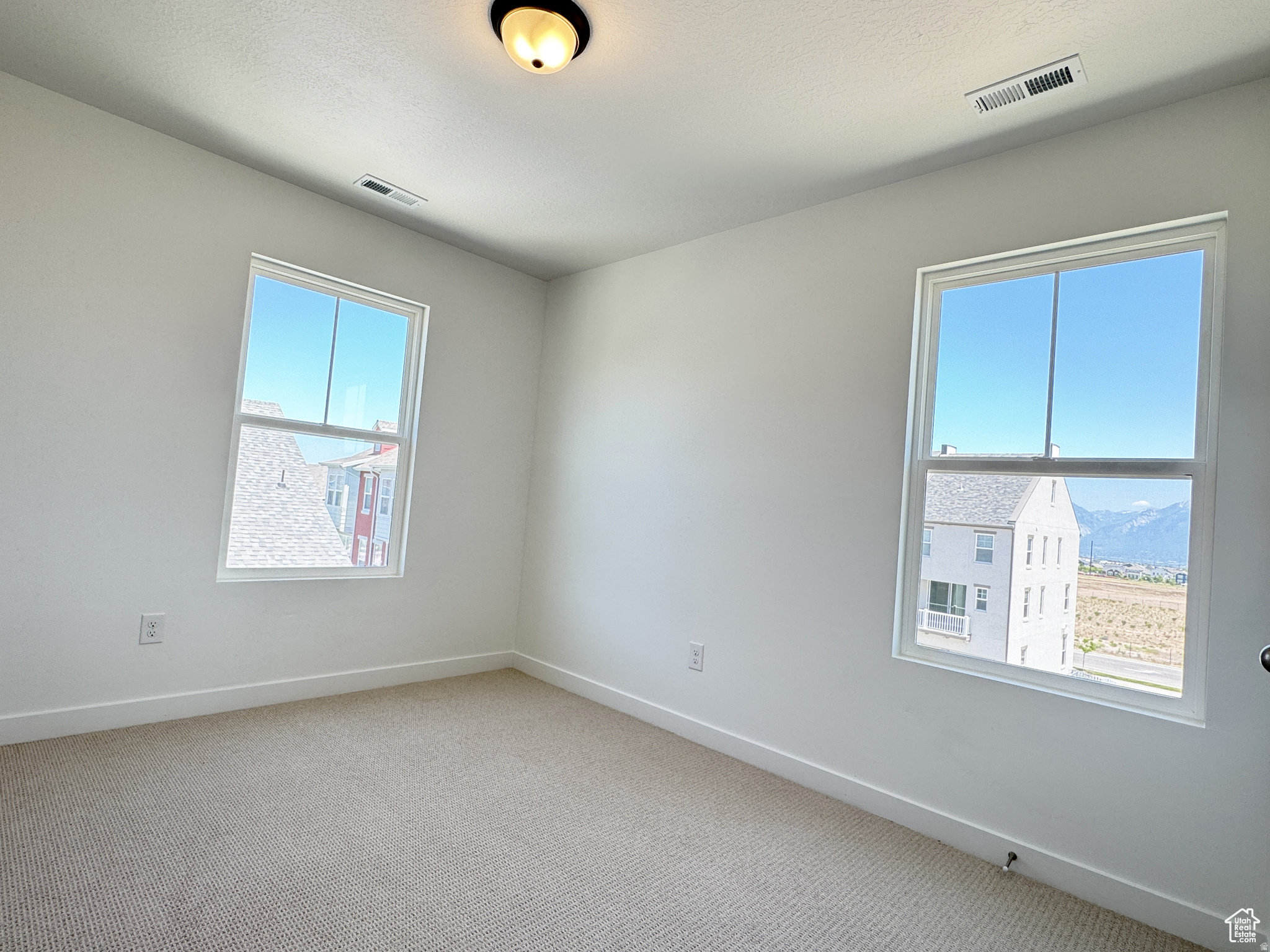 DAYBREAK - Residential