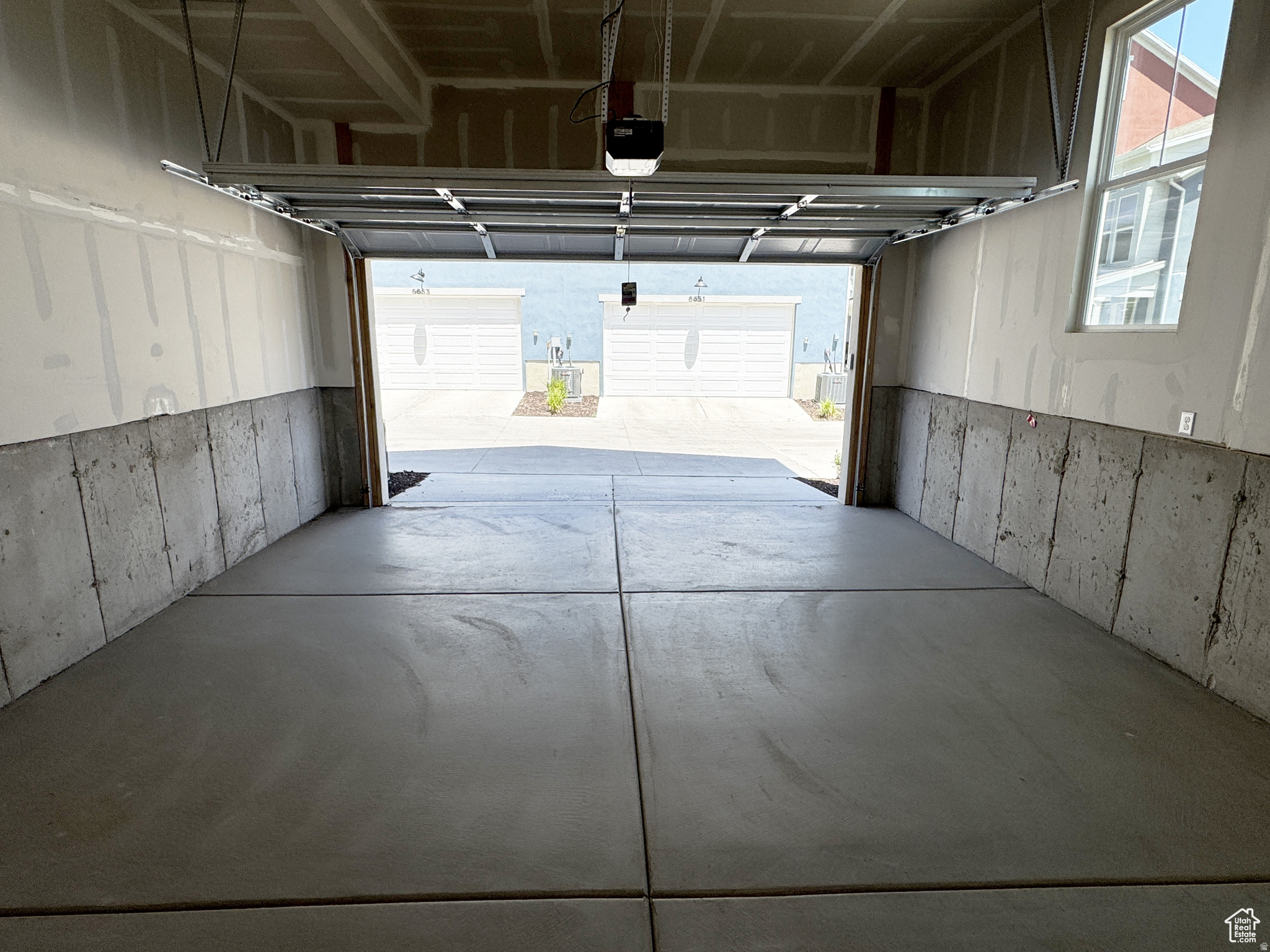 DAYBREAK - Residential