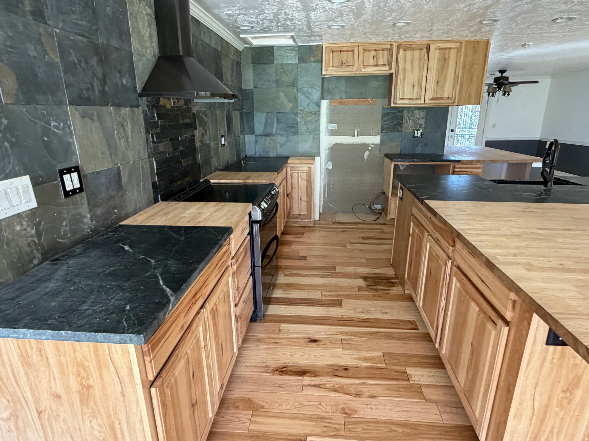 EMERALD HILLS - Residential