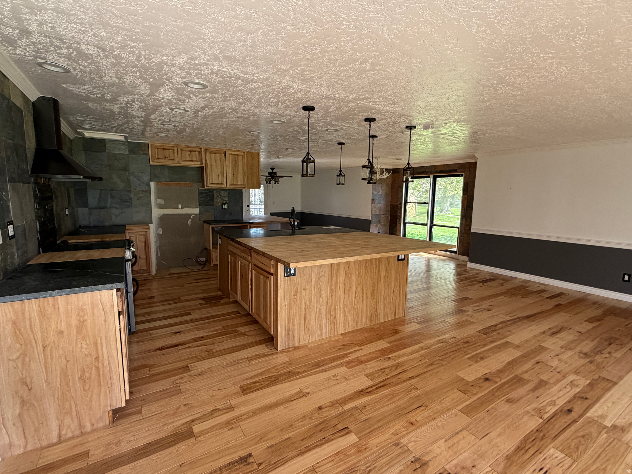 EMERALD HILLS - Residential