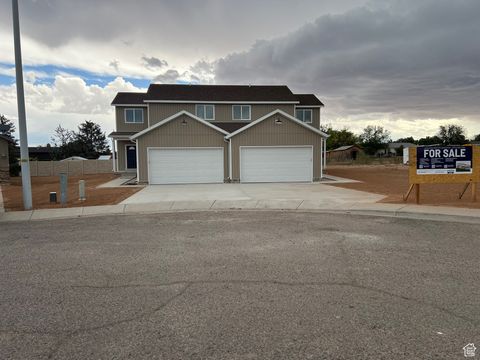 Photo of 725 W 350 N, Vernal, UT 84078 (MLS # 2087644) Photo of 725 W 350 N, Vernal, UT 84078 (MLS # 2087644)