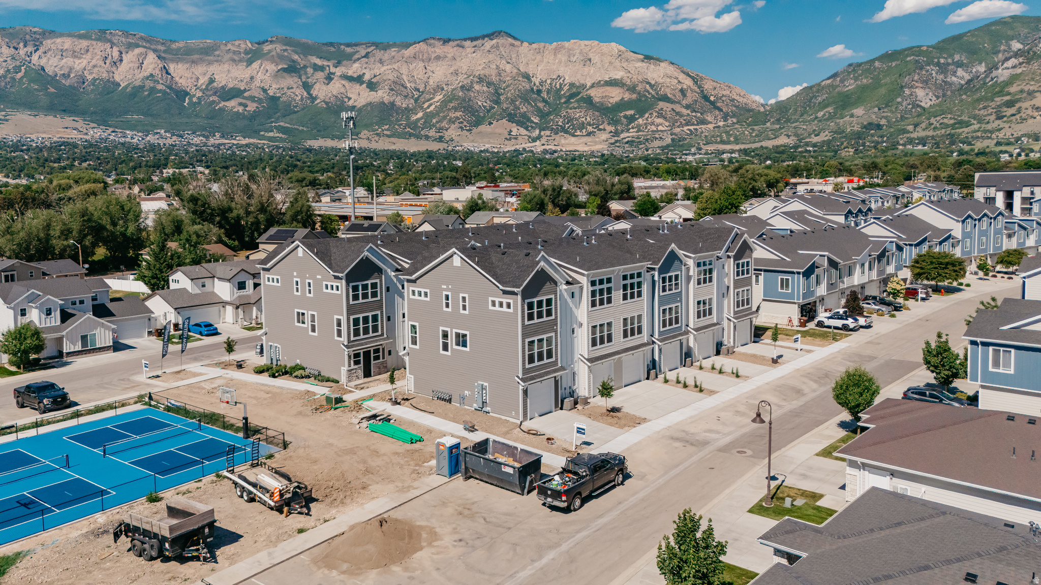 PROMINENCE POINT - Residential