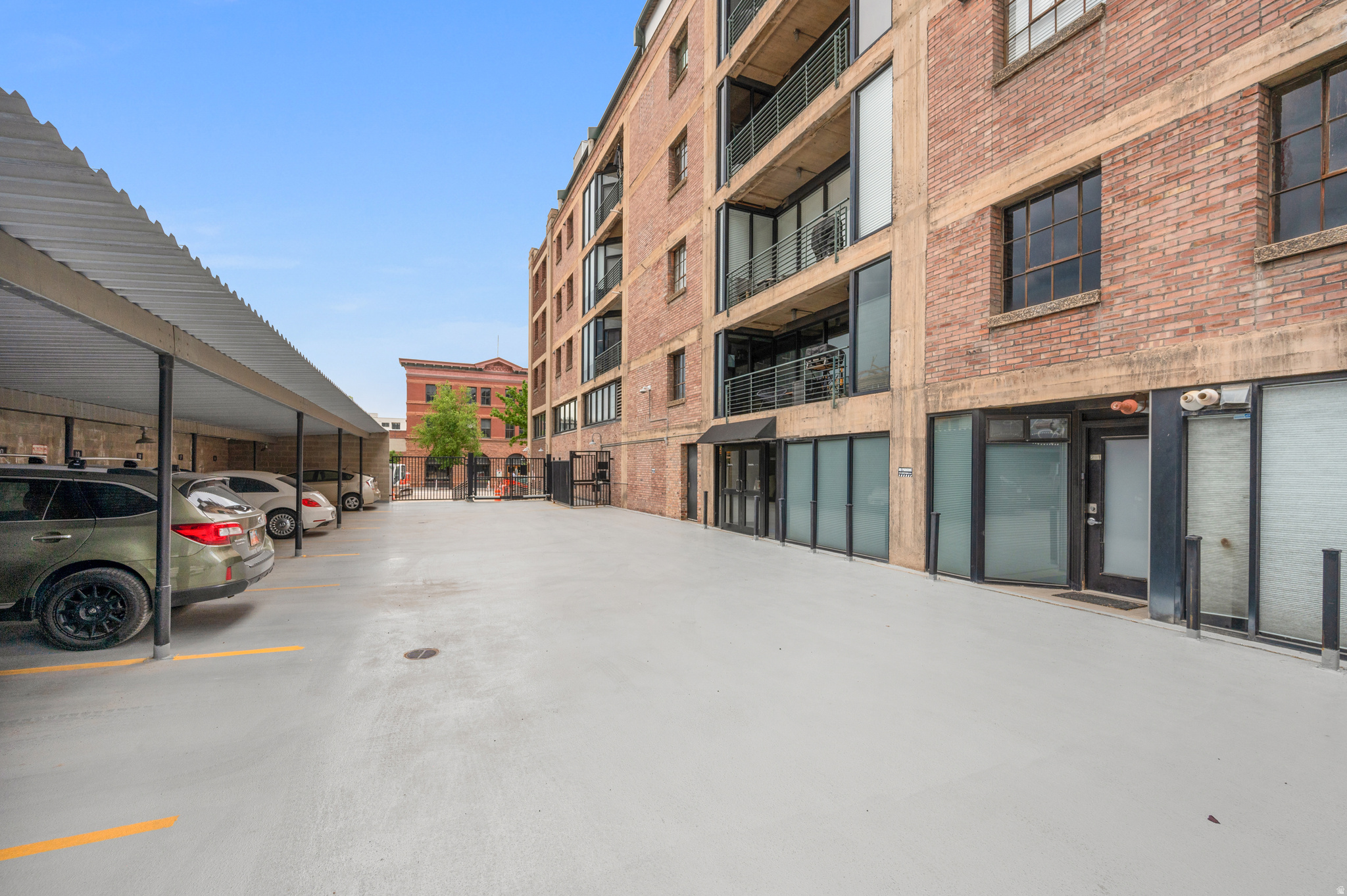 DAKOTA LOFTS - Residential