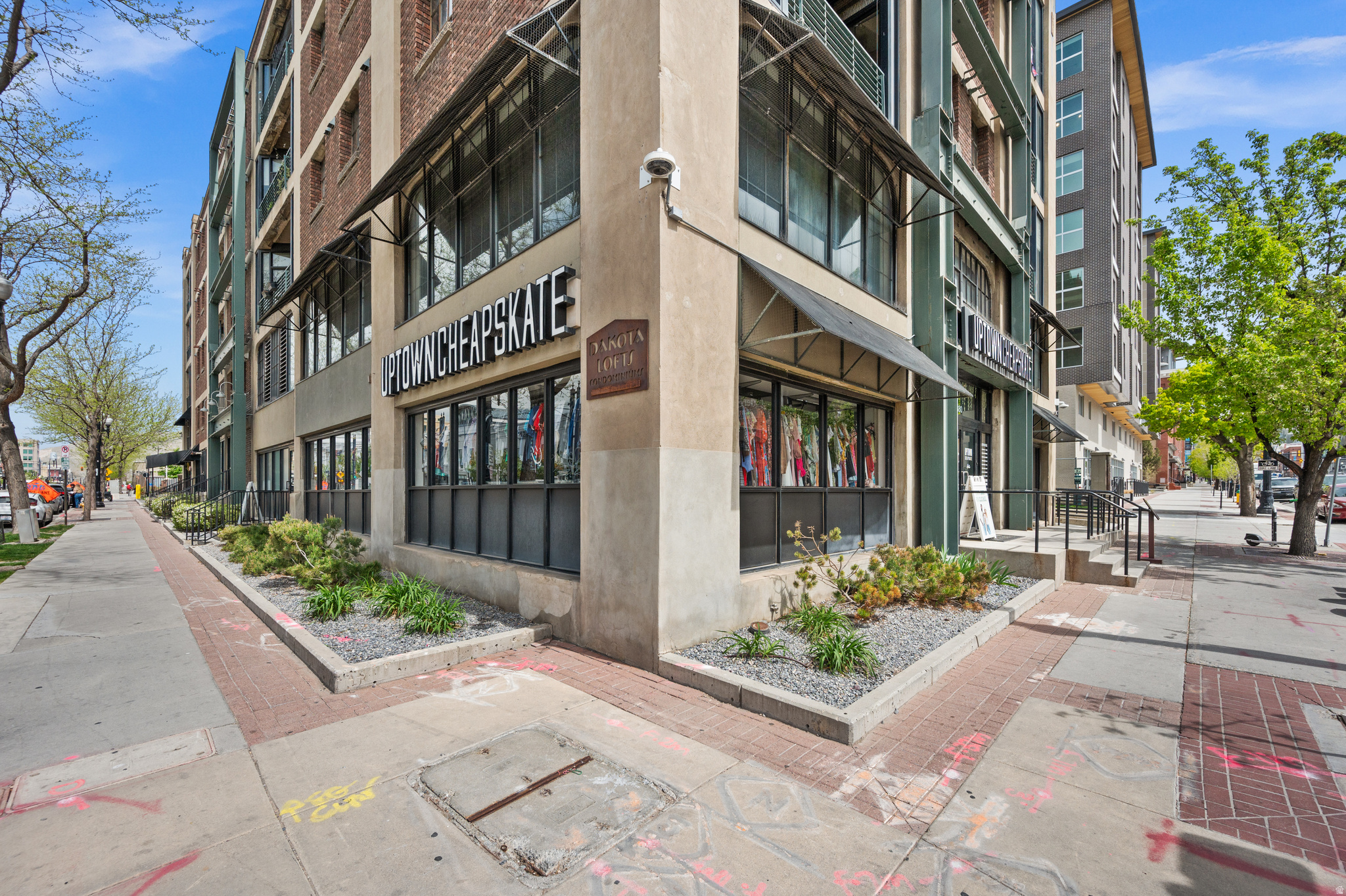 DAKOTA LOFTS - Residential