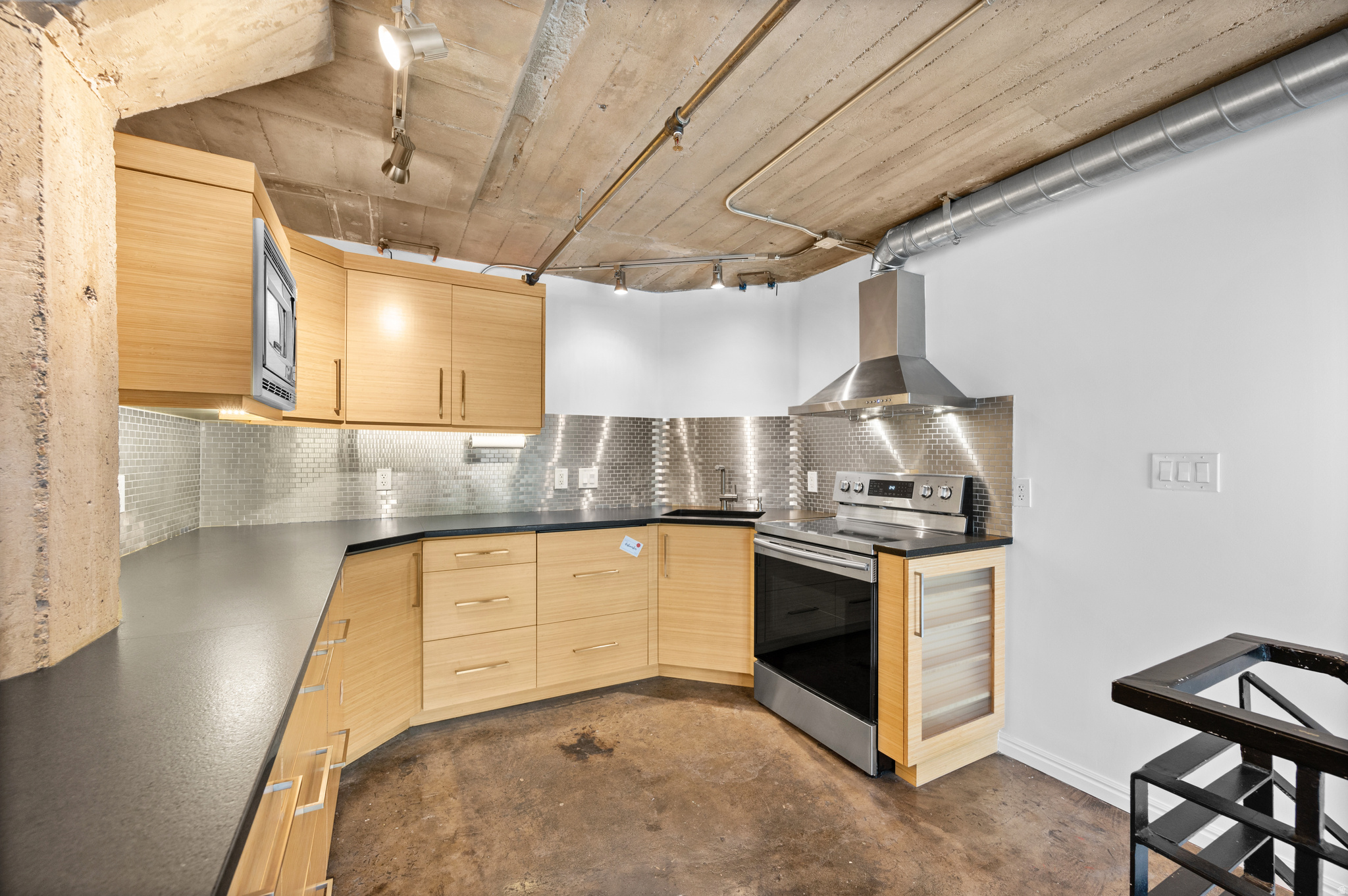 DAKOTA LOFTS - Residential