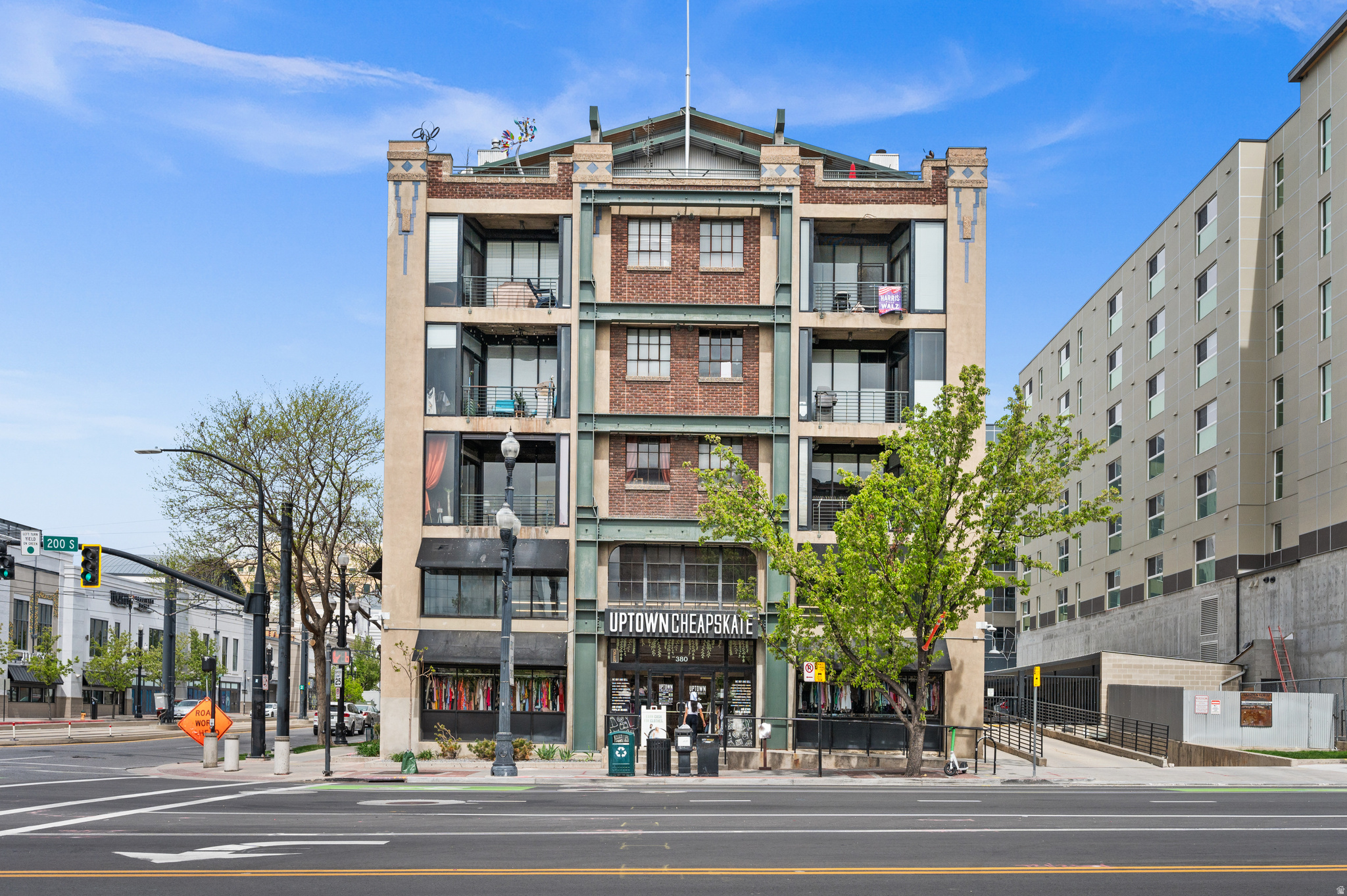 DAKOTA LOFTS - Residential