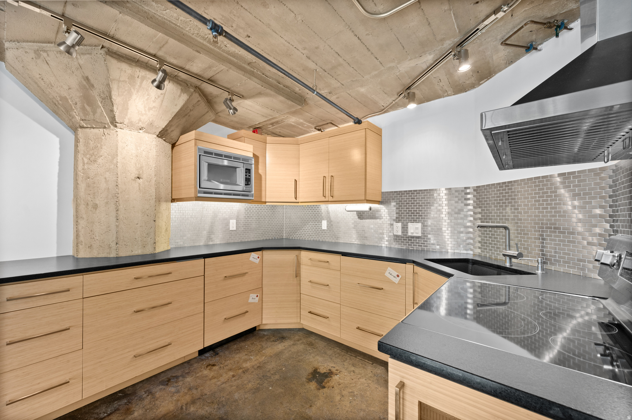 DAKOTA LOFTS - Residential