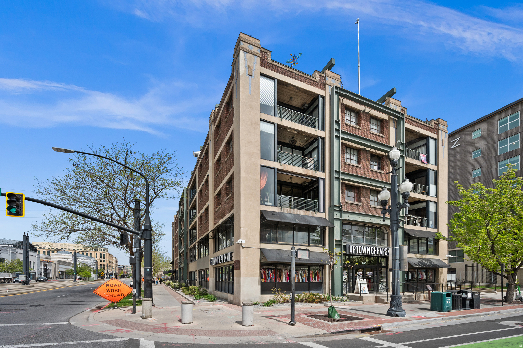 DAKOTA LOFTS - Residential