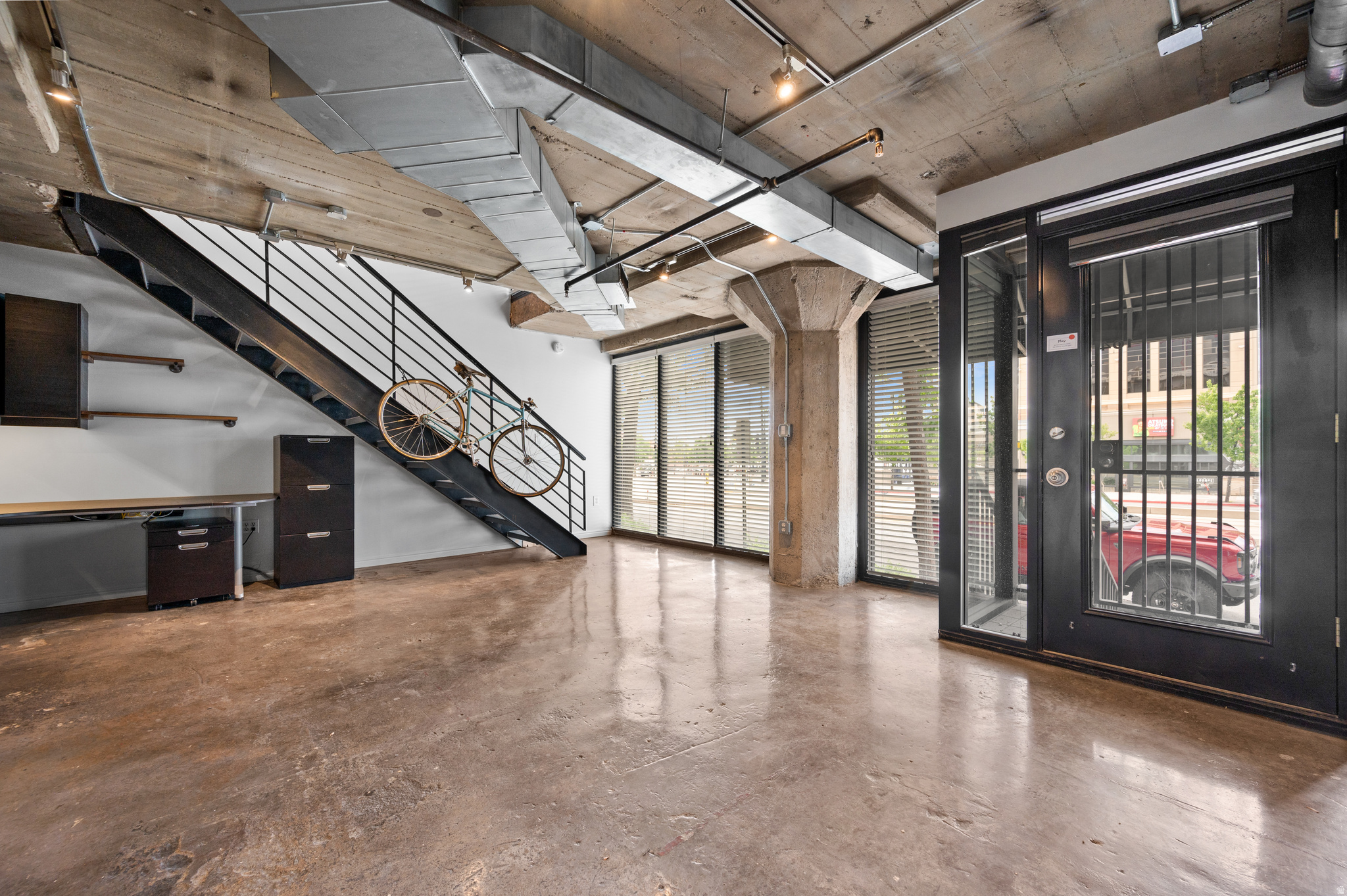 DAKOTA LOFTS - Residential