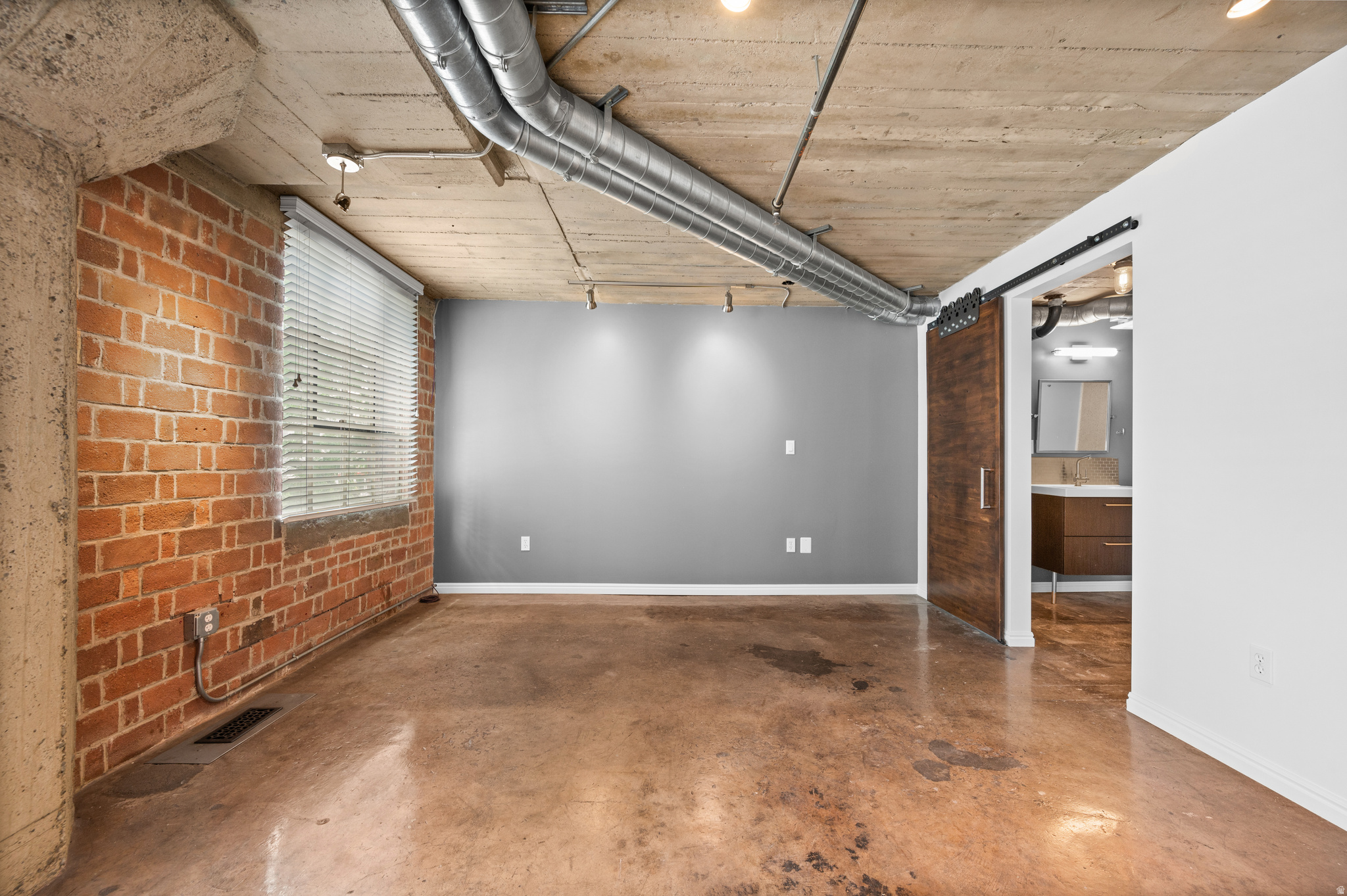 DAKOTA LOFTS - Residential