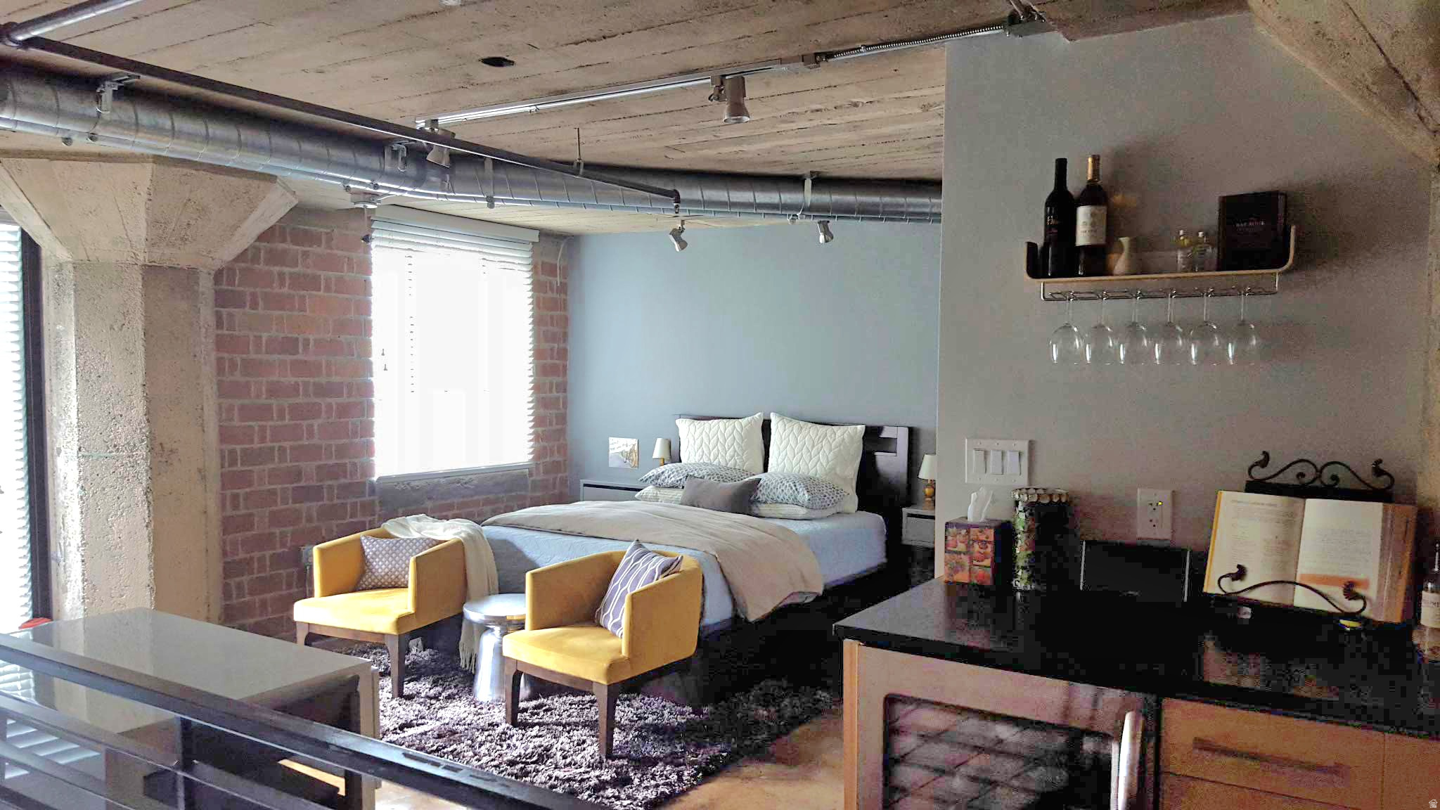 DAKOTA LOFTS - Residential