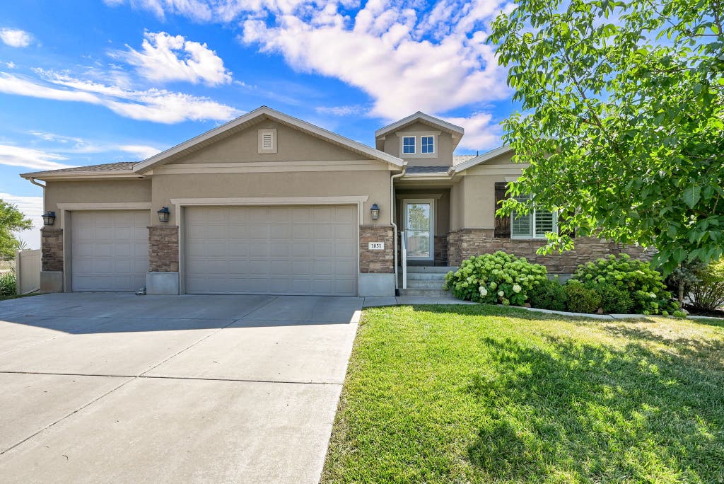 Photo for 1051 S 1925 W, Syracuse, UT 84075 (MLS # 2174689)