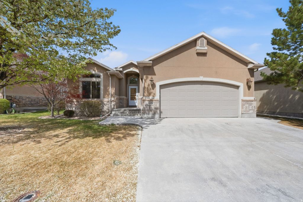 Photo of 1578 W QUARTZ DR, South Jordan, UT 84095 (MLS # 2146150)