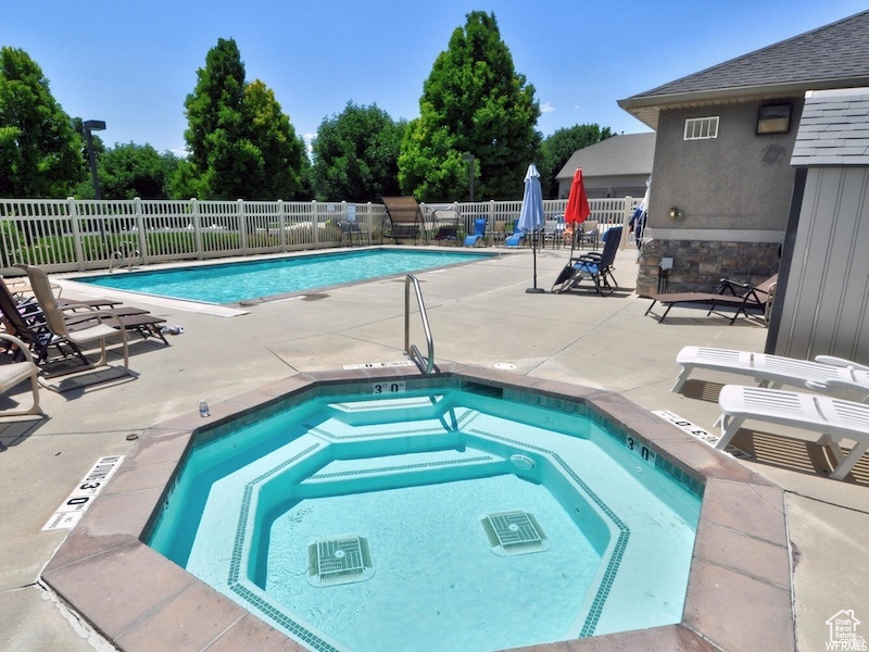 CRYSTAL COVE - Residential