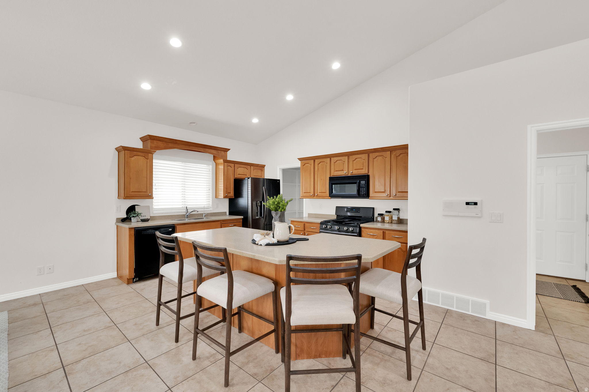 CRYSTAL COVE - Residential