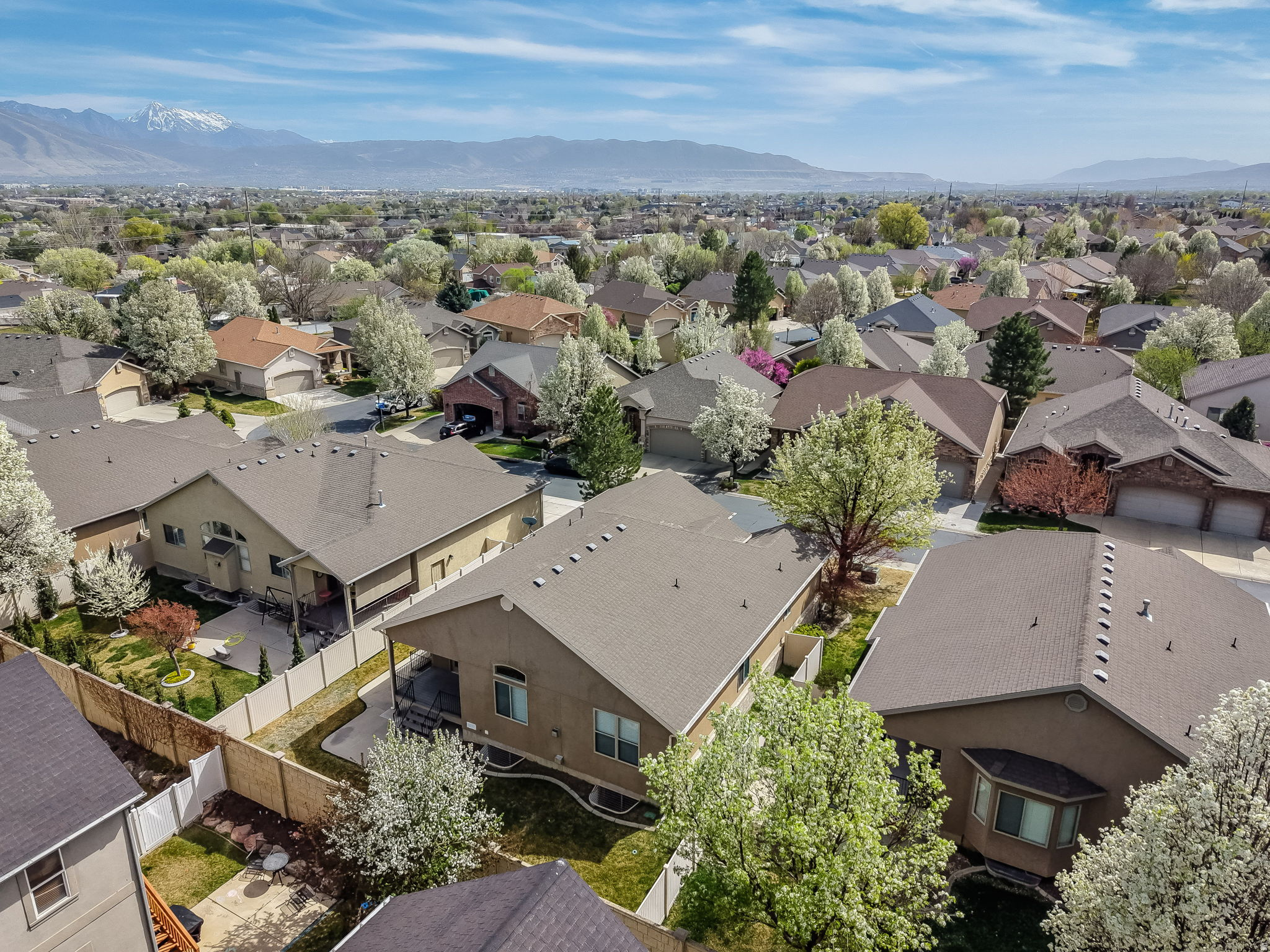 CRYSTAL COVE - Residential