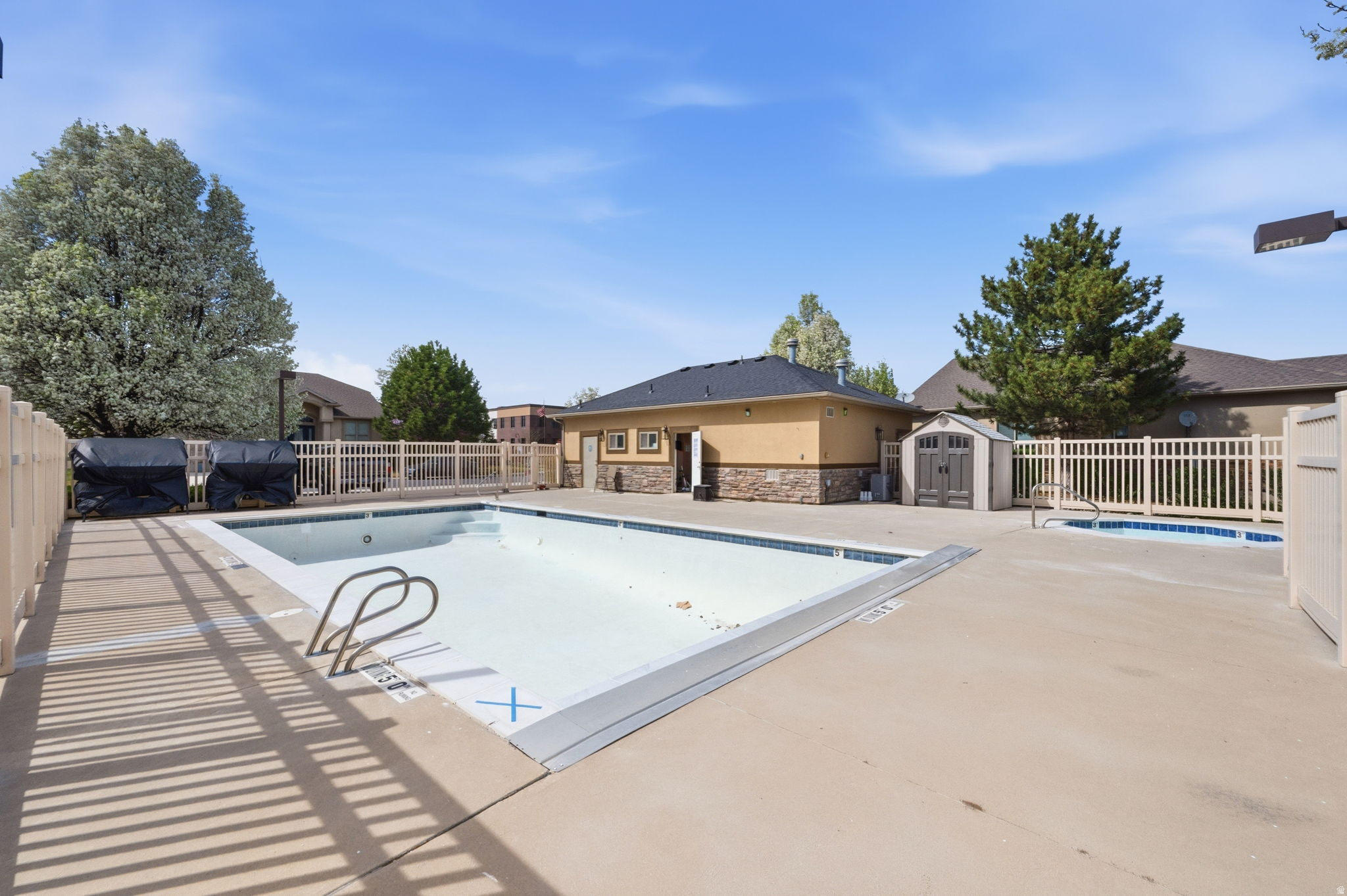 CRYSTAL COVE - Residential