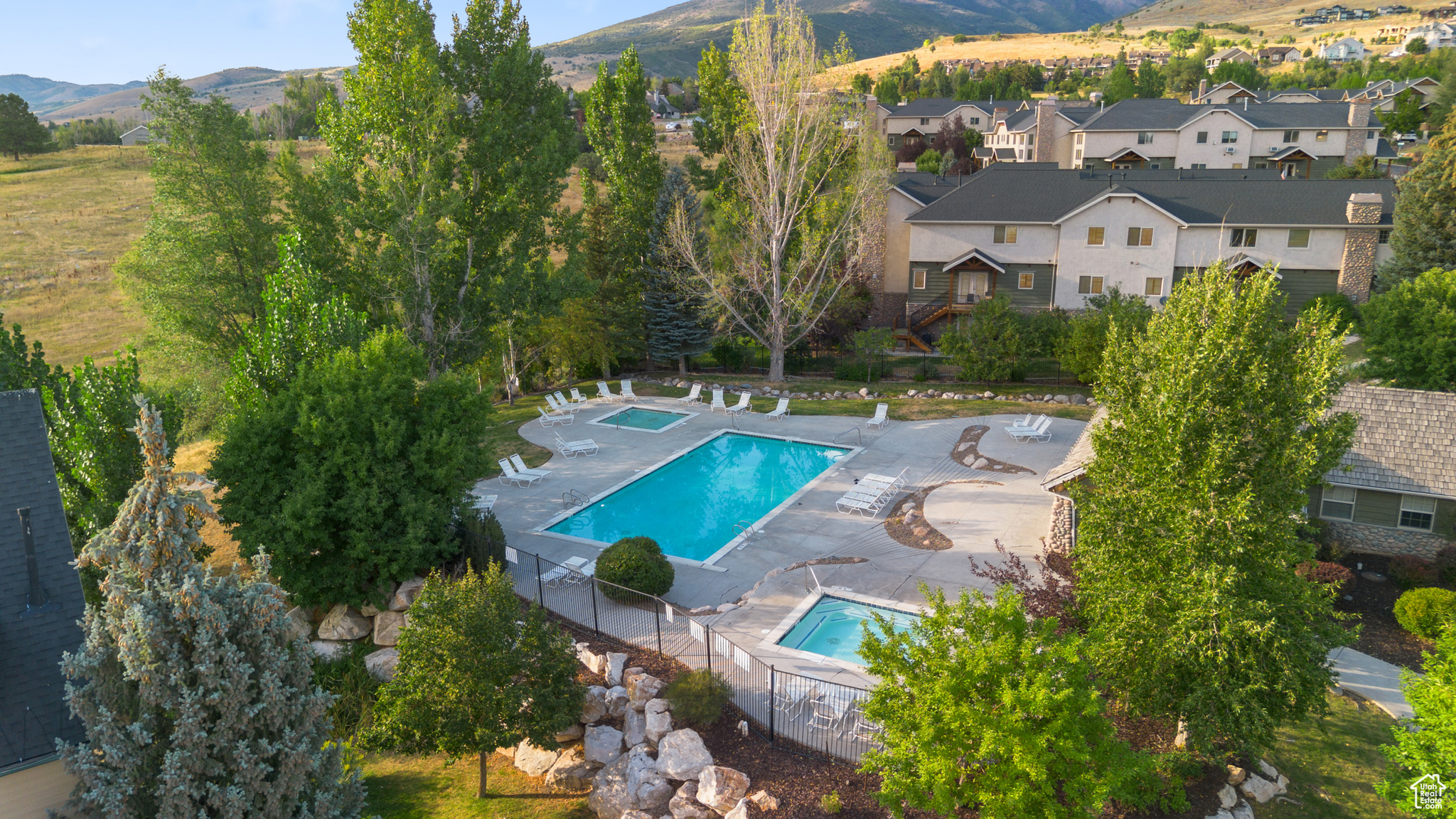THE CASCADES - Residential