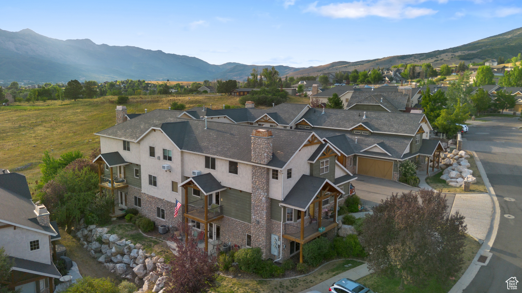 THE CASCADES - Residential