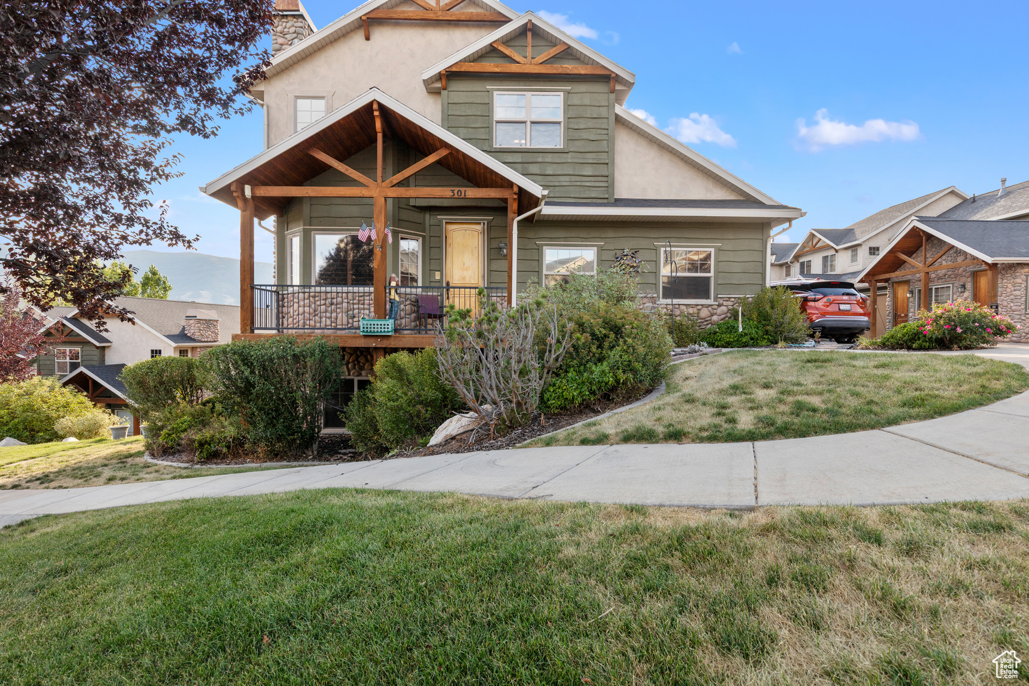 THE CASCADES - Residential