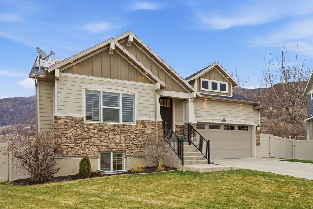 Photo of 2340 N 650 W, Centerville, UT 84014 (MLS # 2136859)