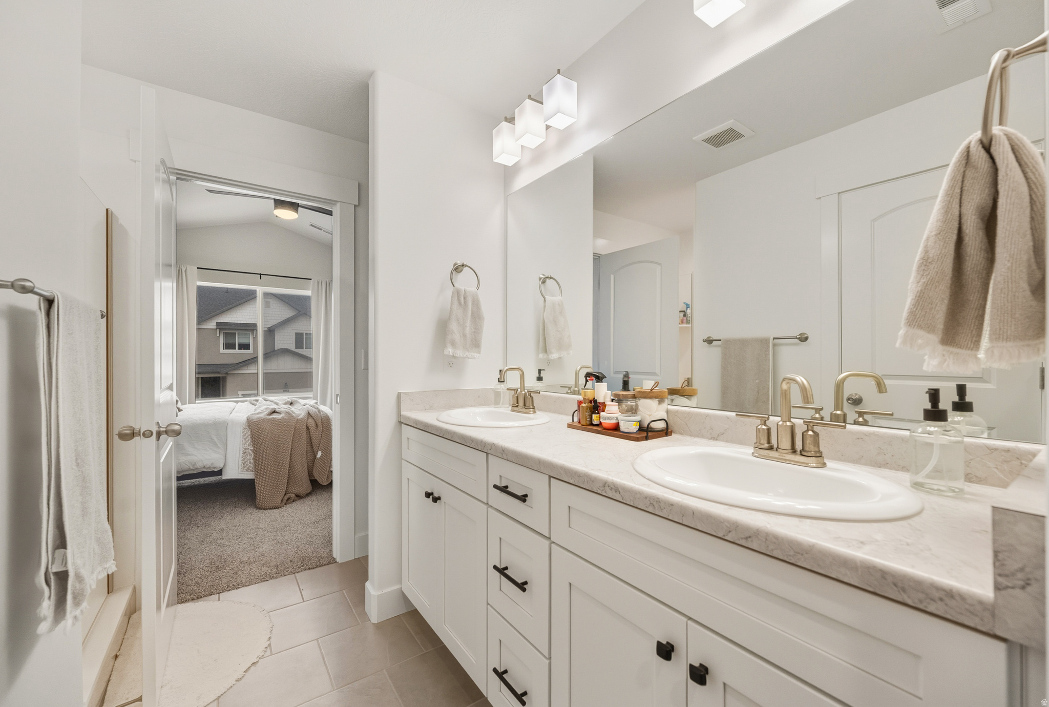 RIDGEHORNE - Residential