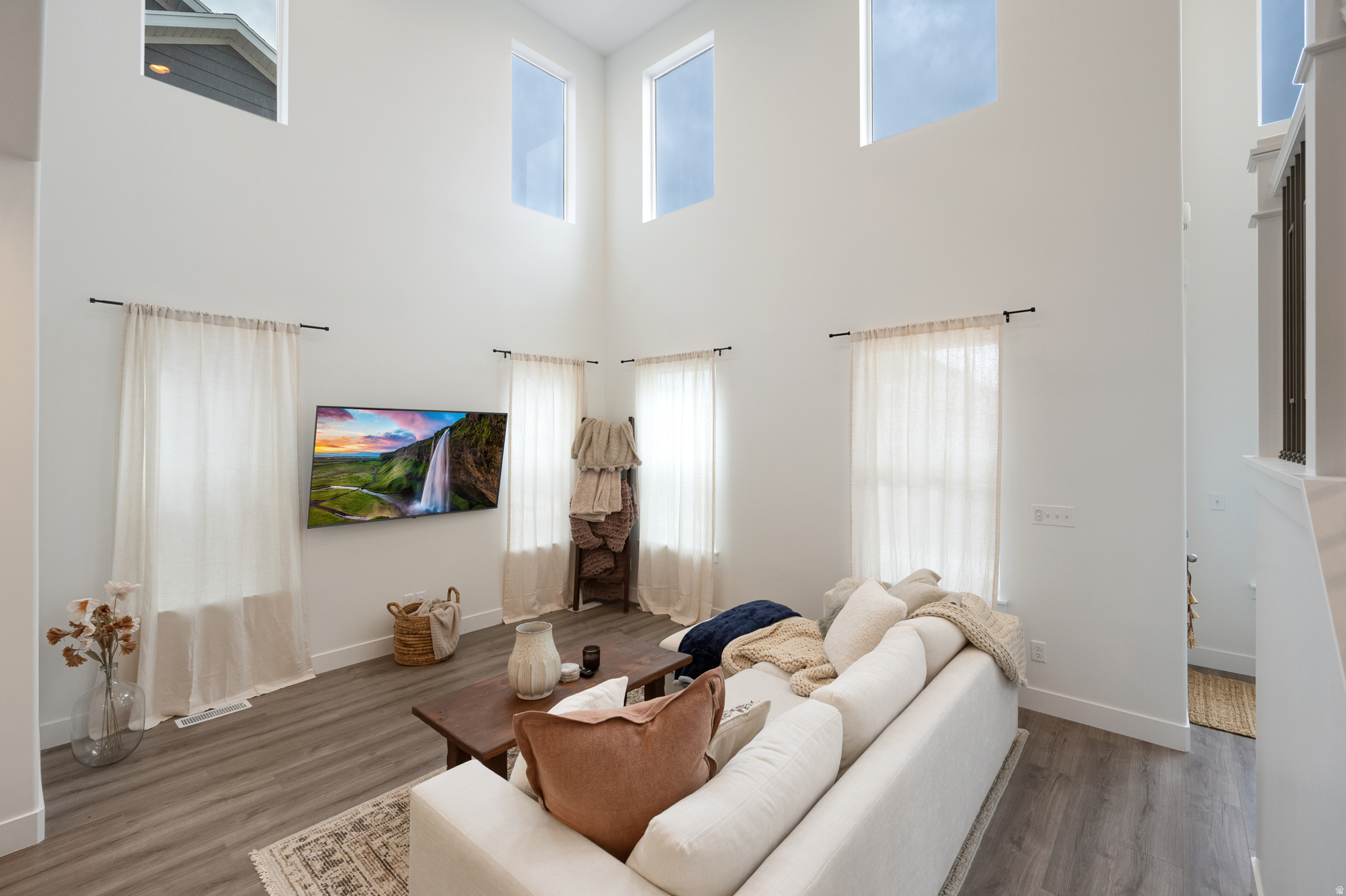 RIDGEHORNE - Residential