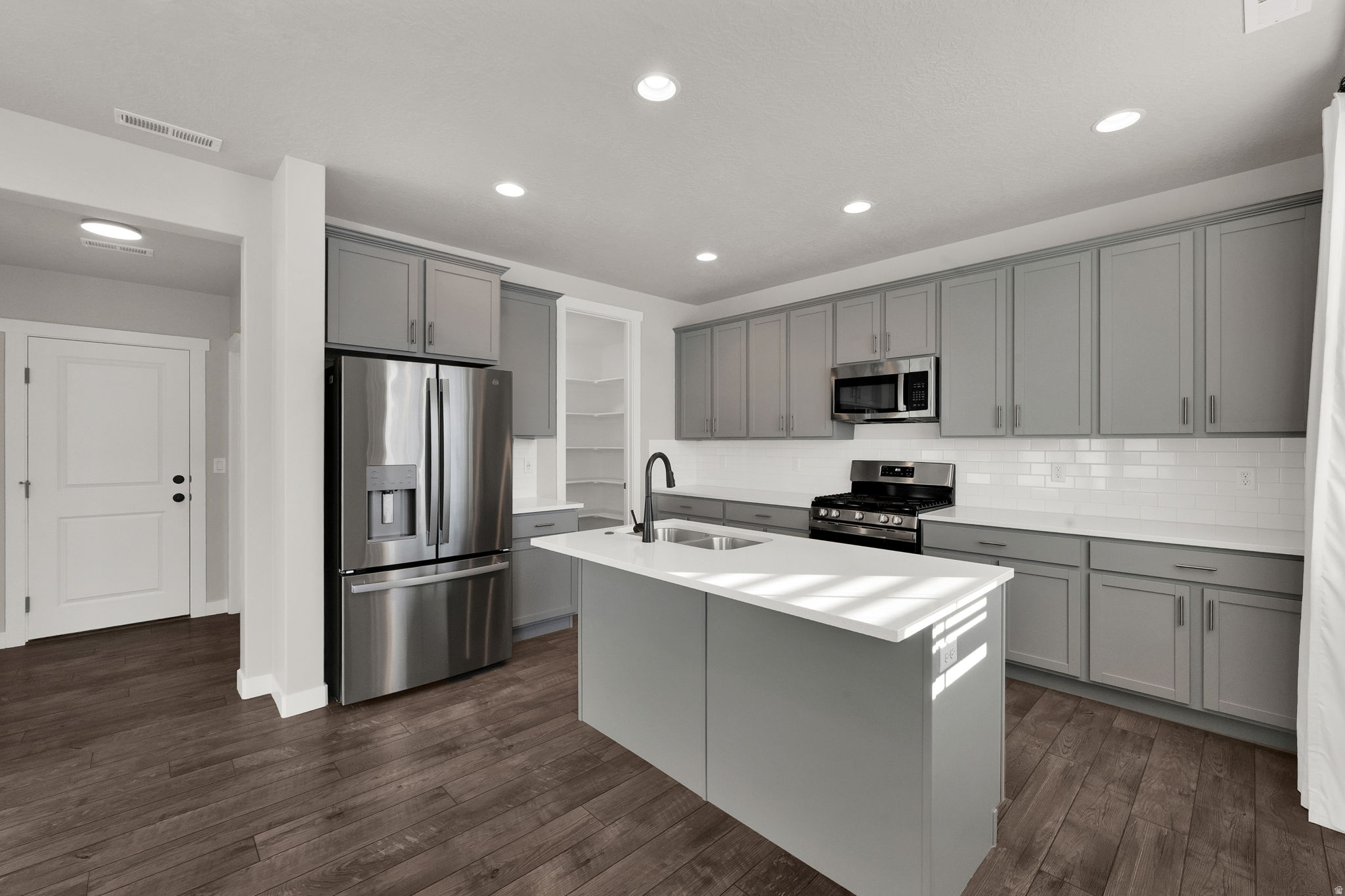 FRANCIS COMMONS - Residential