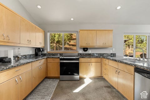 Tiny photo for 894 W FOOTHILL DR, Apple Valley, UT 84737 (MLS # 2190104)