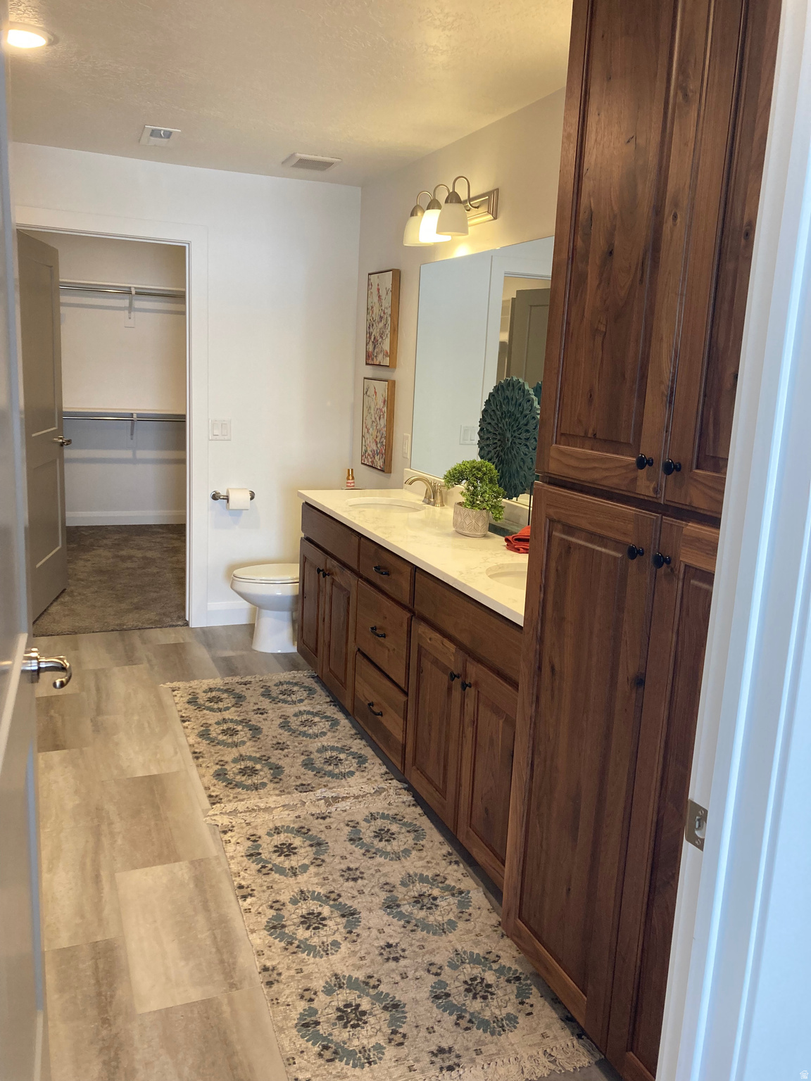 COUNTRY VIEW VILLAS - Residential