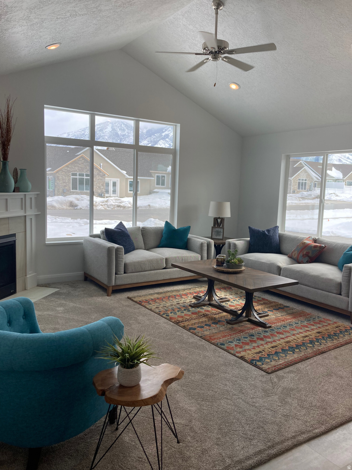 COUNTRY VIEW VILLAS - Residential