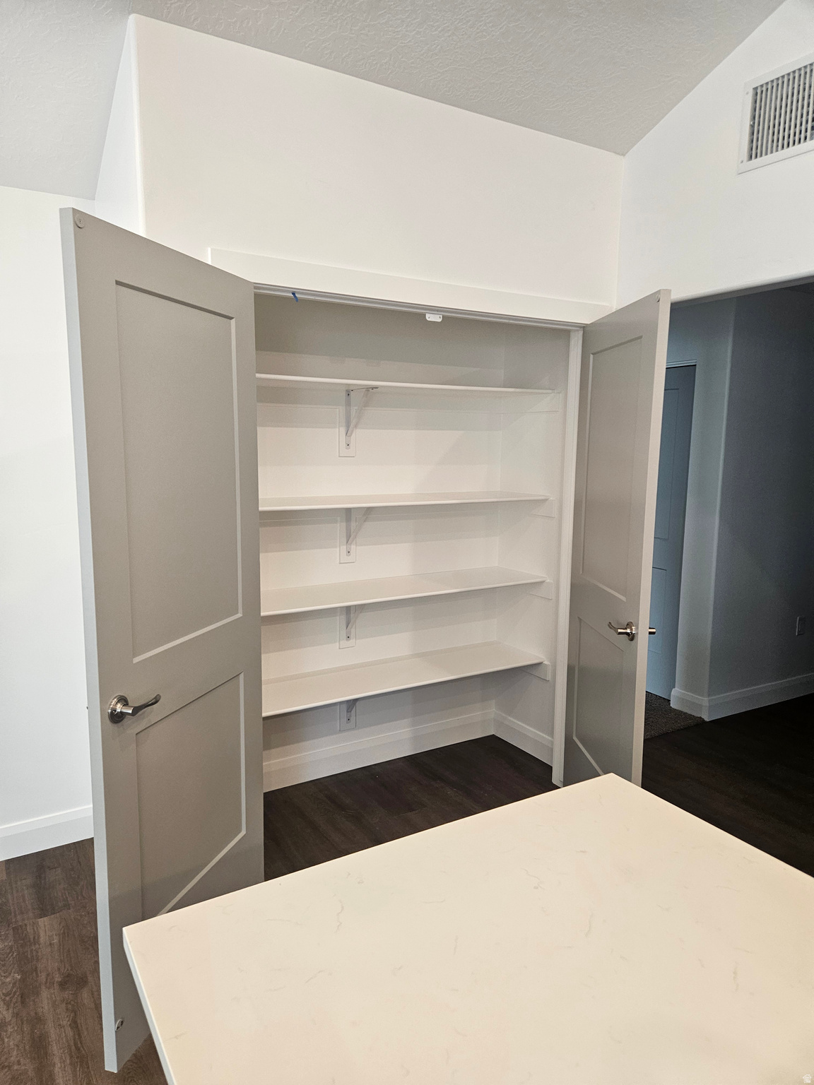 COUNTRY VIEW VILLAS - Residential