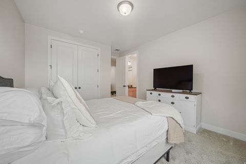 Tiny photo for 1802 W OAK CREEK CIR, Lehi, UT 84048 (MLS # 2122657)