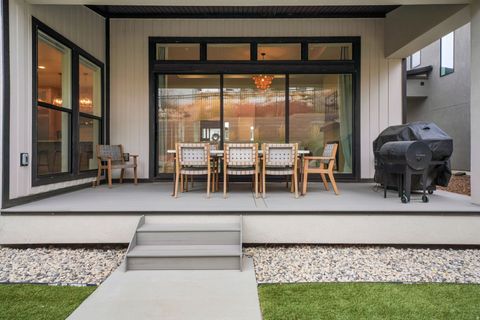 Tiny photo for 1802 W OAK CREEK CIR, Lehi, UT 84048 (MLS # 2122657)