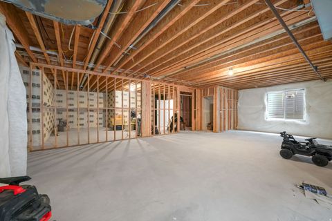 Tiny photo for 1802 W OAK CREEK CIR, Lehi, UT 84048 (MLS # 2122657)