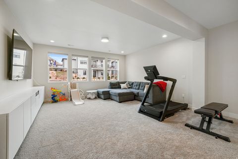 Tiny photo for 1802 W OAK CREEK CIR, Lehi, UT 84048 (MLS # 2122657)